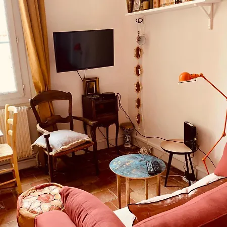 Particulier Rue Espariat 公寓